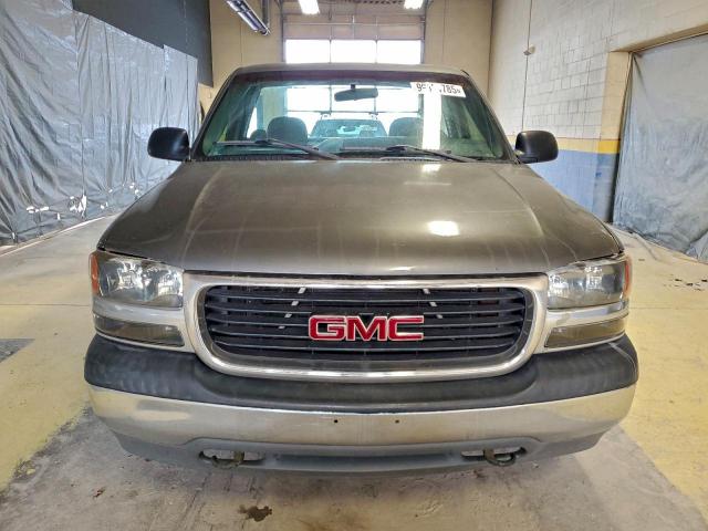 GMC Sierra C1500 Image 11