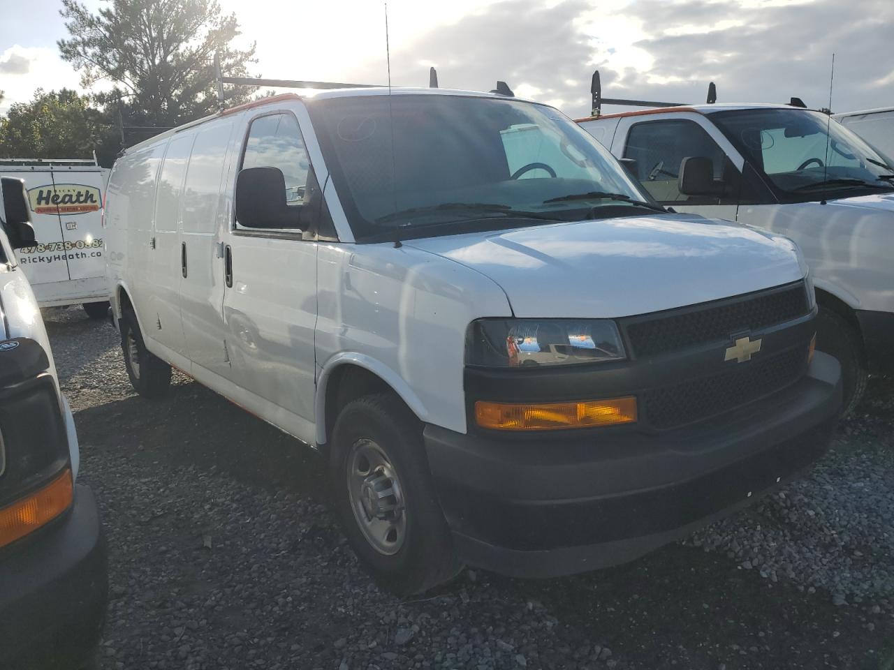 Chevrolet Express Image 5