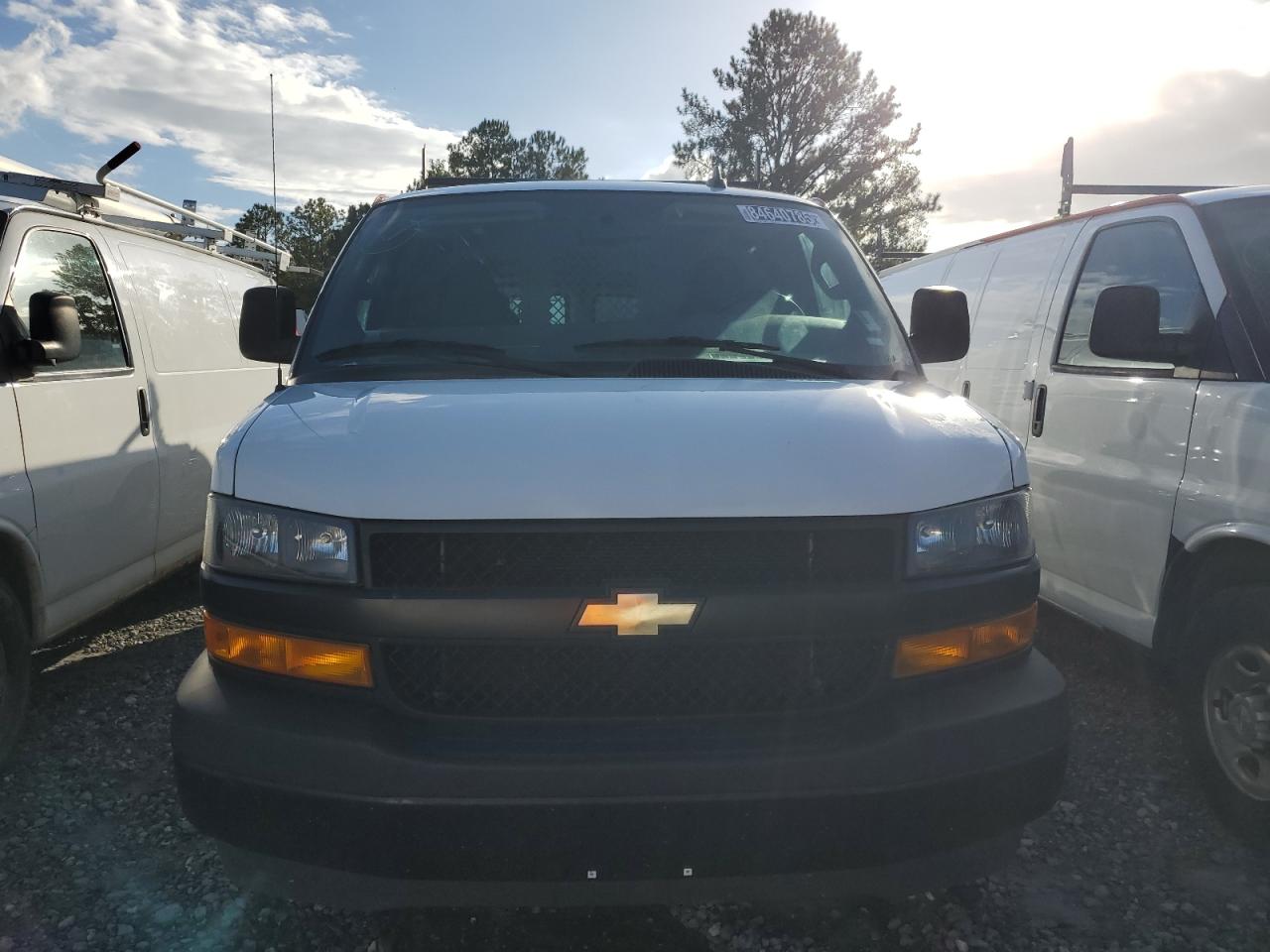 Chevrolet Express Image 8