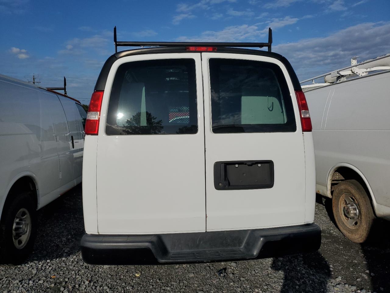 Chevrolet Express Image 12