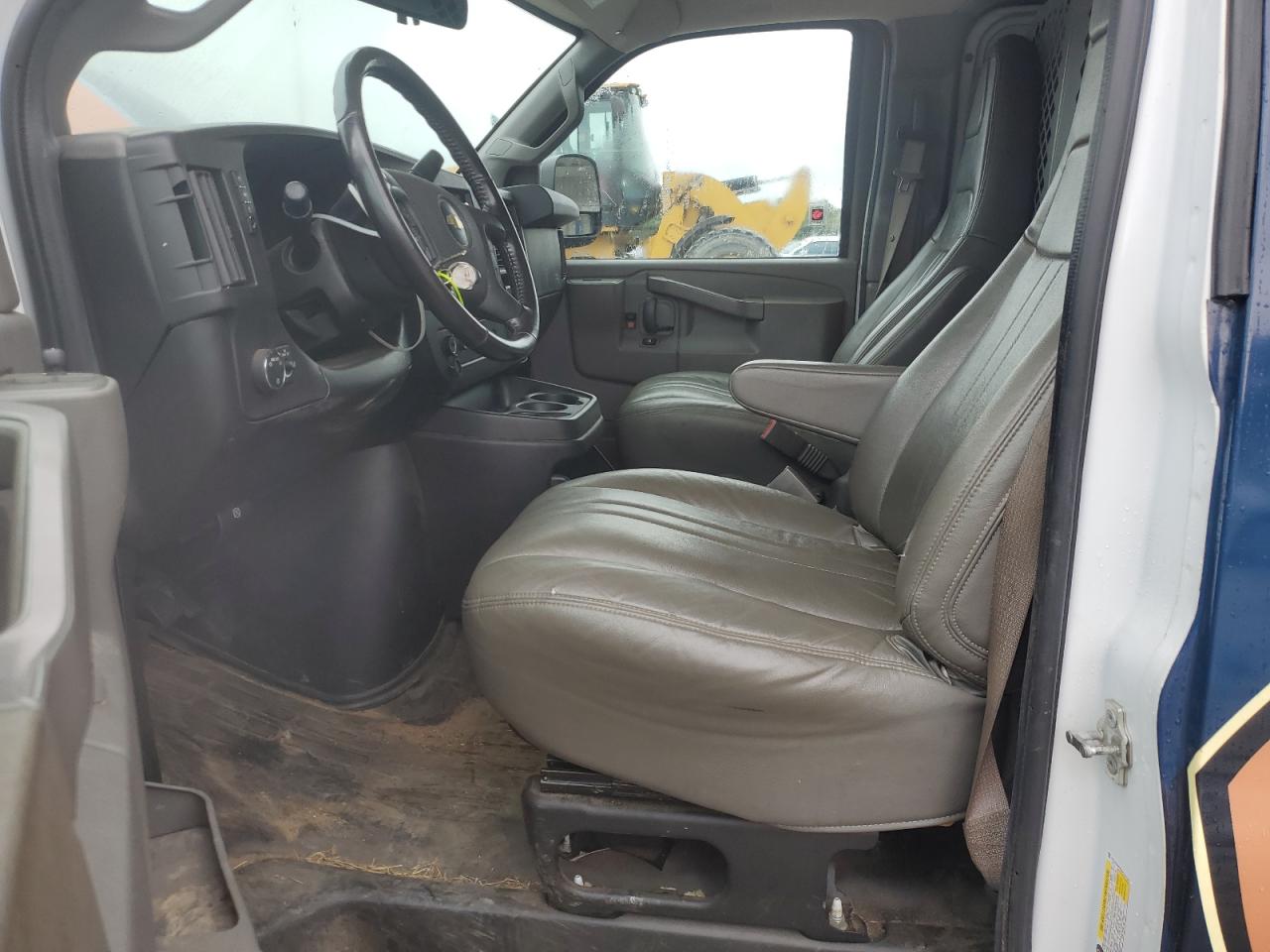 Chevrolet Express Image 7