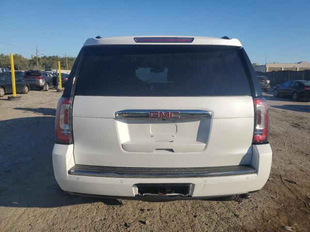 GMC Yukon Denali Image 4