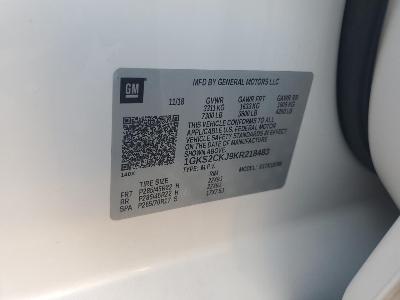 GMC Yukon Denali Image 10