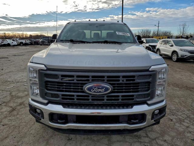 Ford F-350 Super Duty Image 3