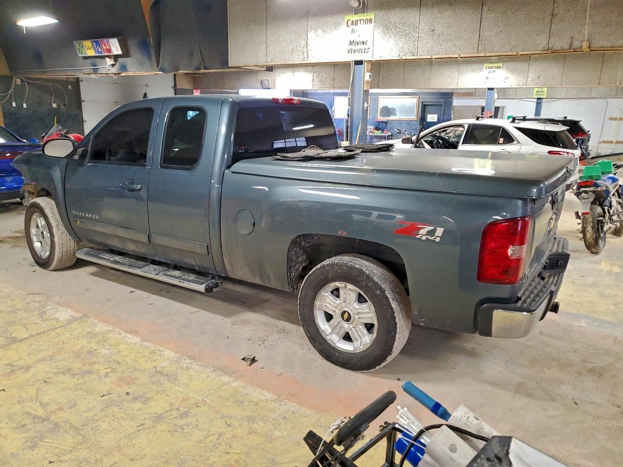 Chevrolet Silverado K1500 Ltz Image 2