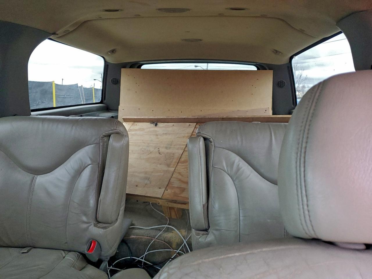 GMC Yukon K1500 Image 11