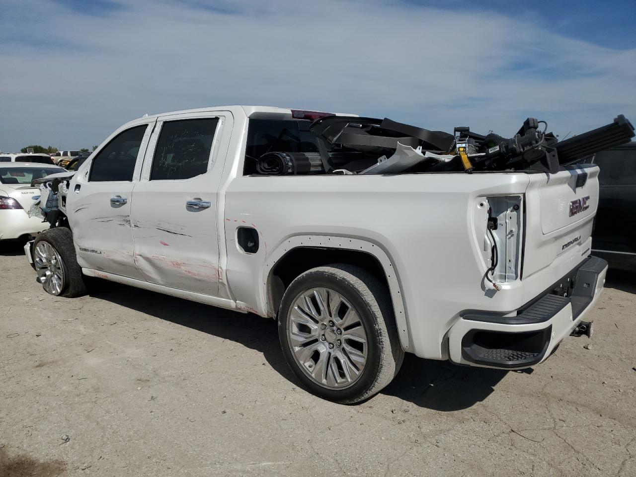 GMC Sierra K1500 Denali Image 2