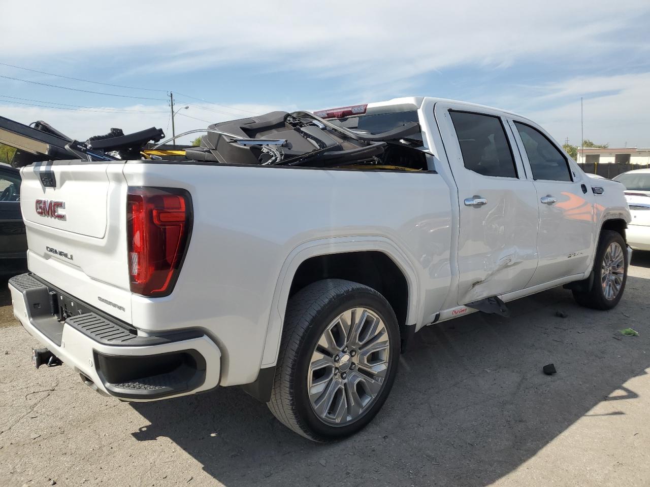 GMC Sierra K1500 Denali Image 4