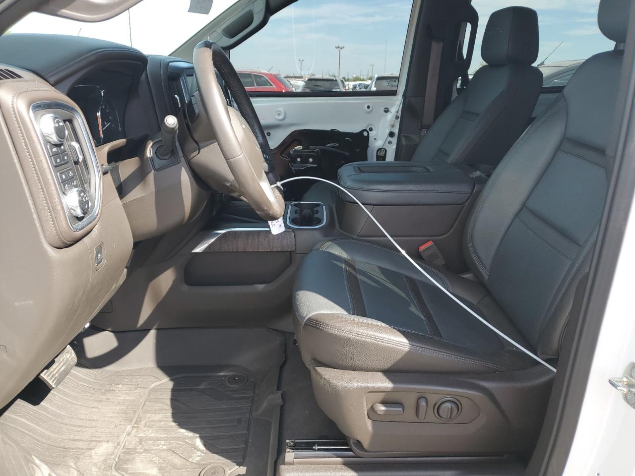 GMC Sierra K1500 Denali Image 3