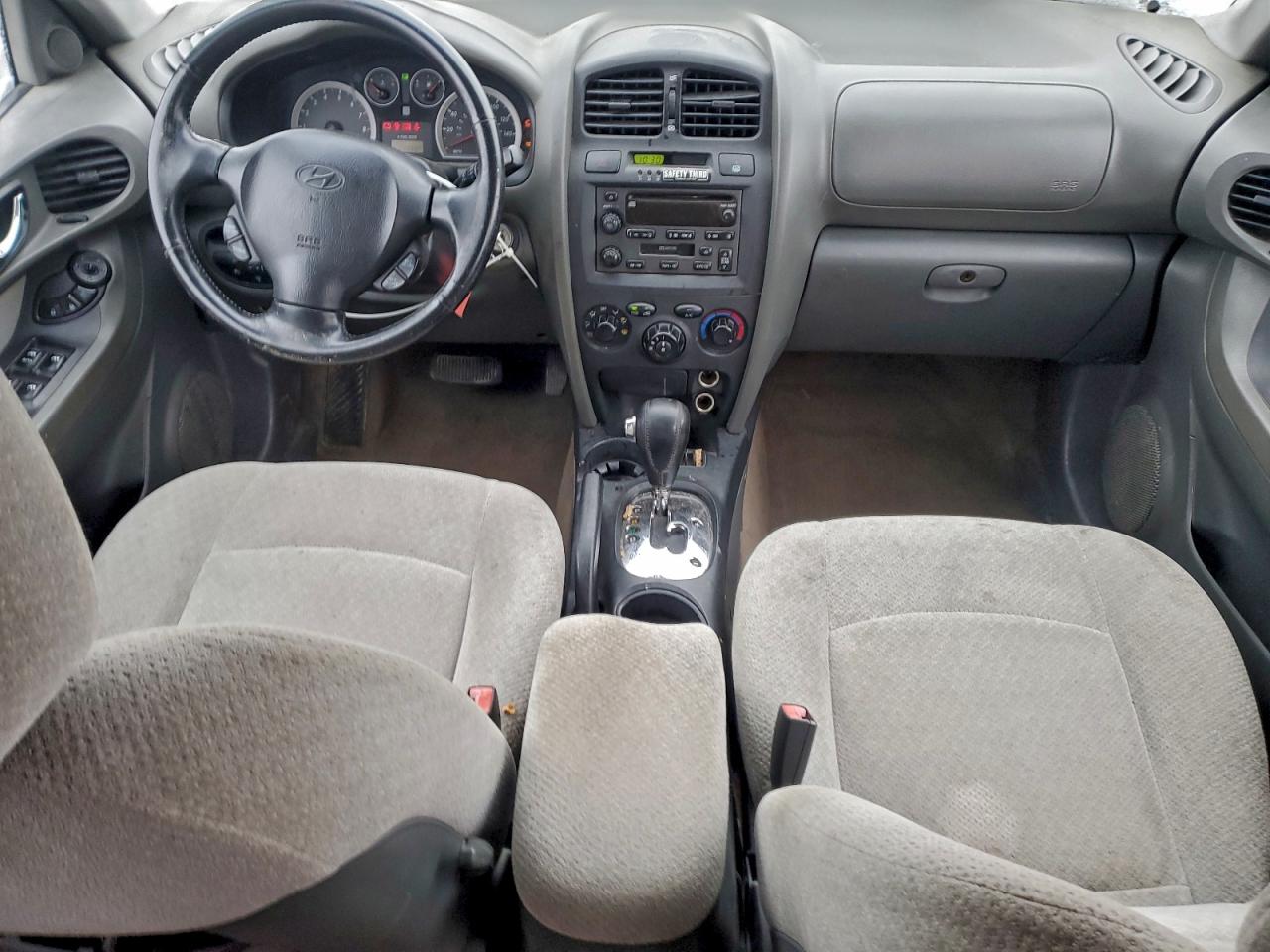 Hyundai SANTA FE Gls Image 12