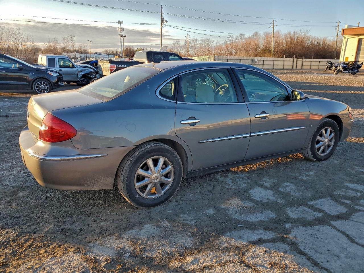 Buick LaCrosse Cx Image 4