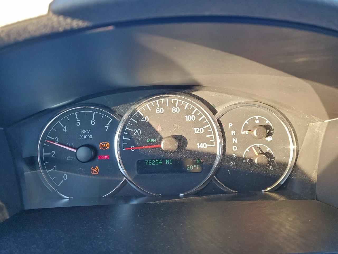 Buick LaCrosse Cx Image 13