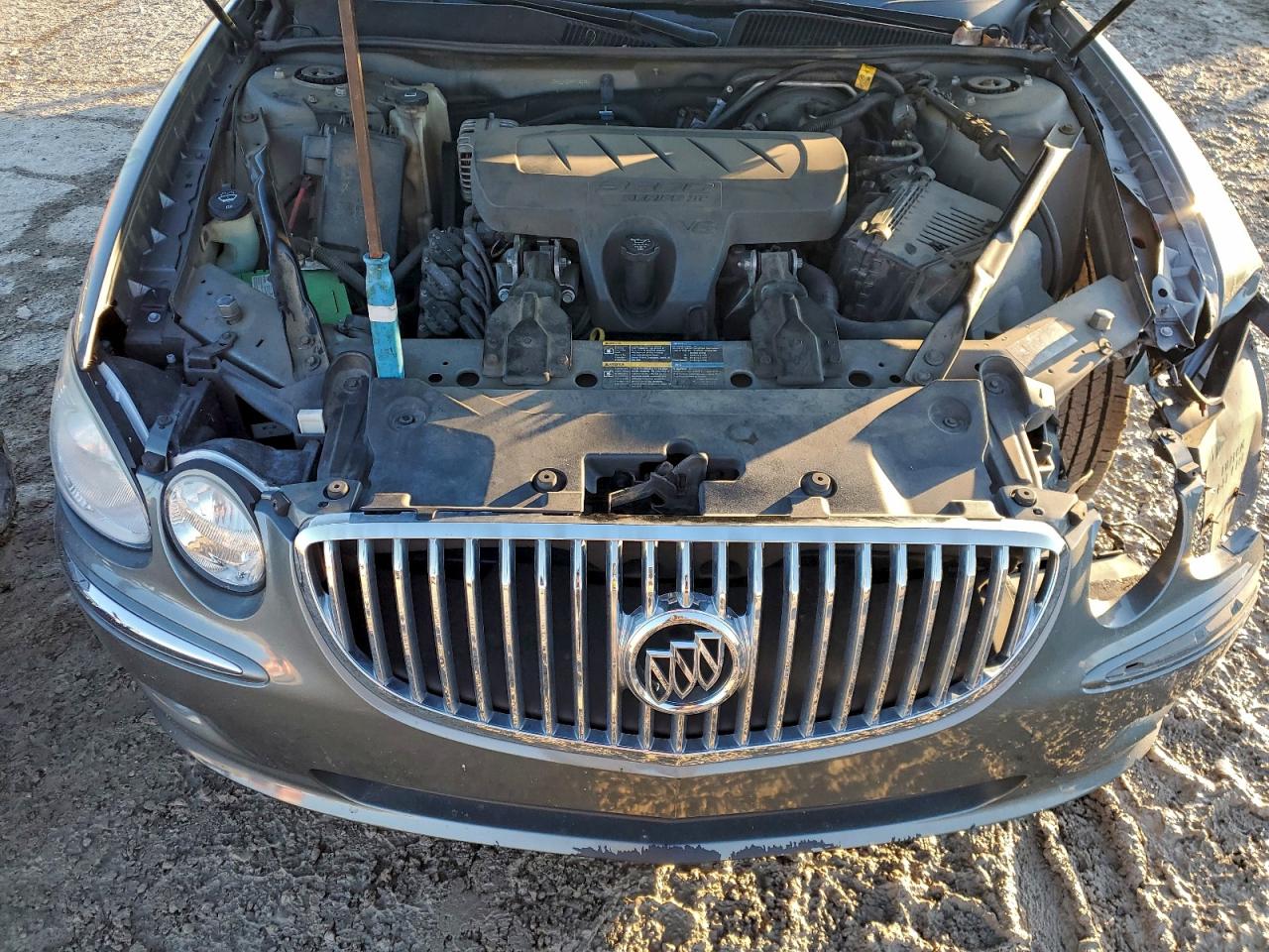 Buick LaCrosse Cx Image 10