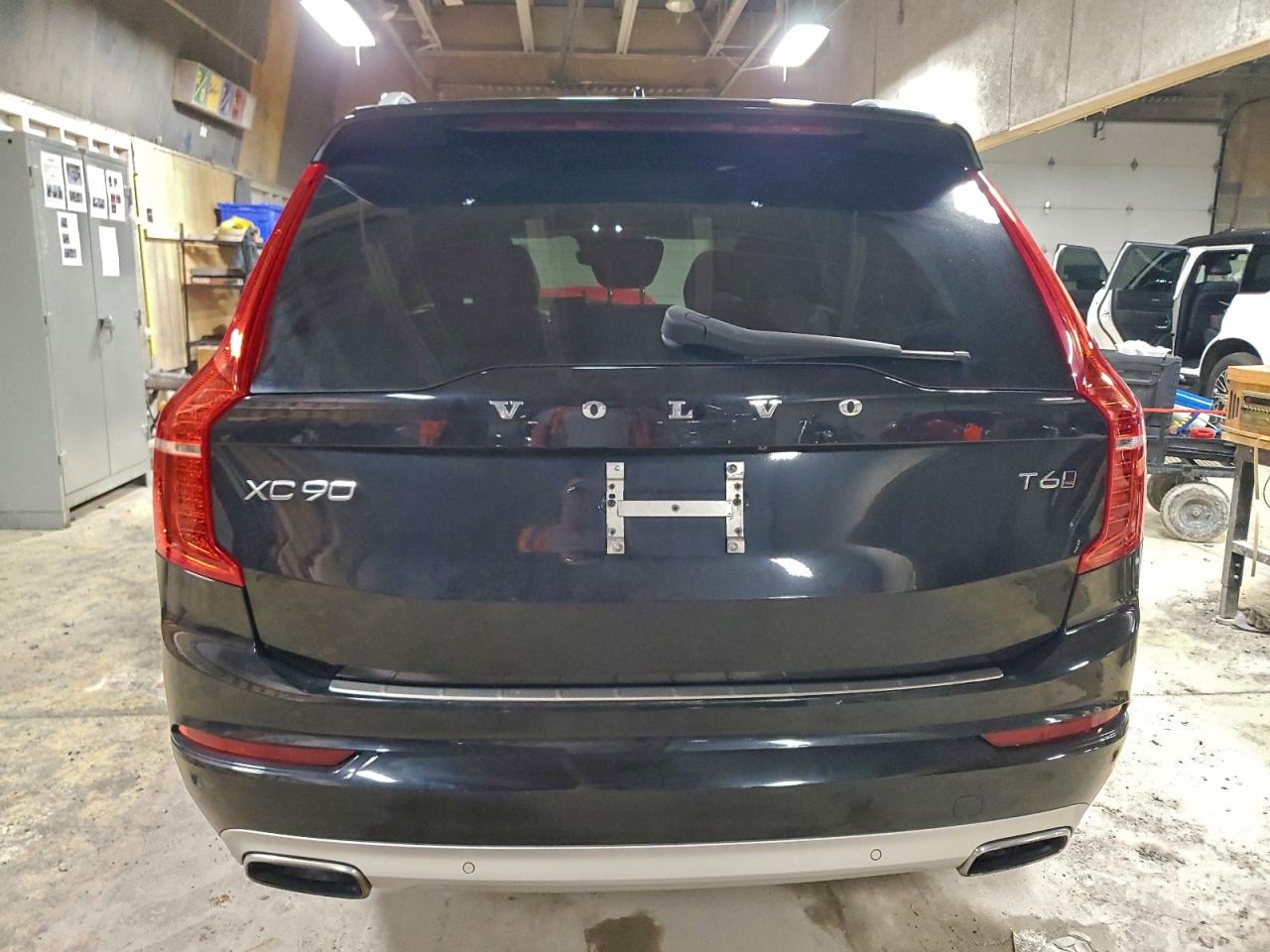 Volvo XC90 T6 Image 13