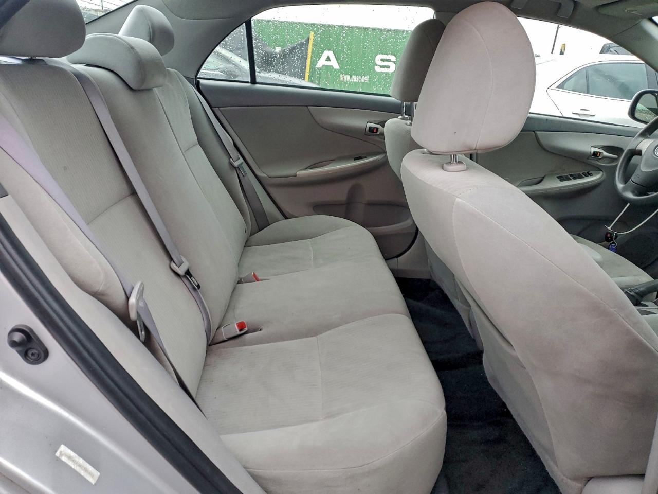 Toyota Corolla Base Image 10