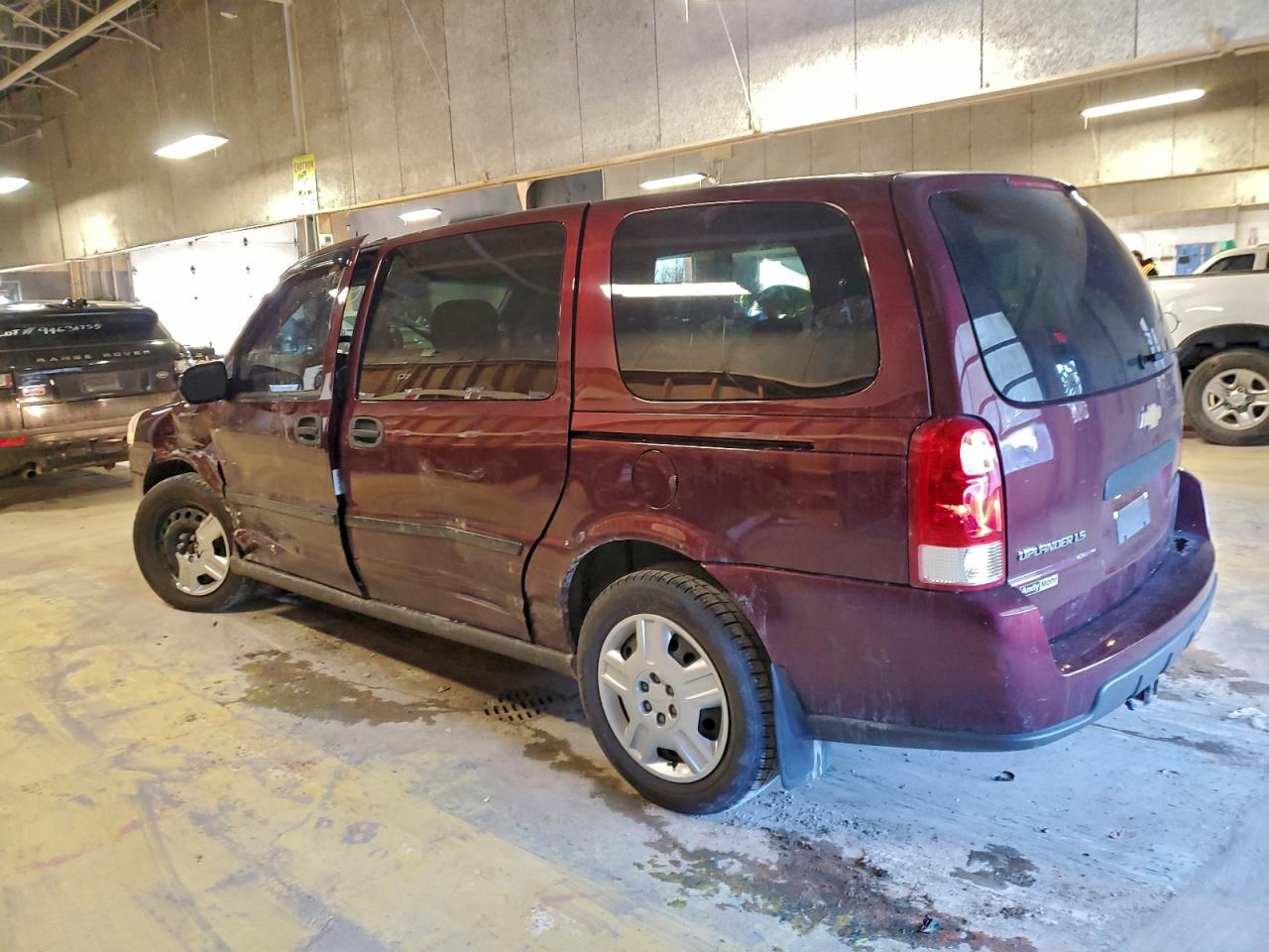 Chevrolet Uplander Ls Image 3