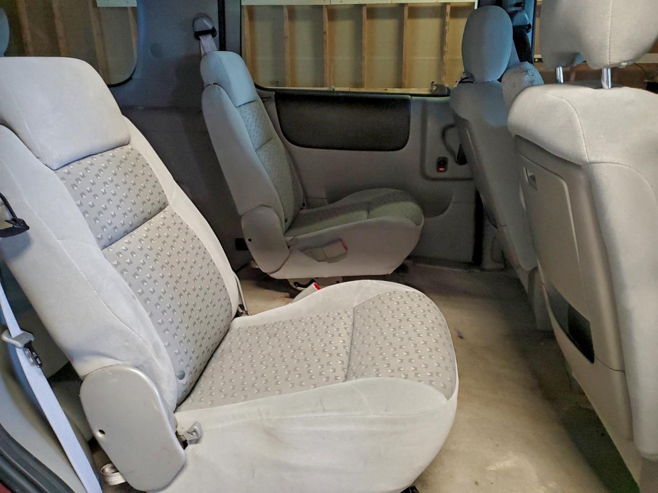 Chevrolet Uplander Ls Image 12