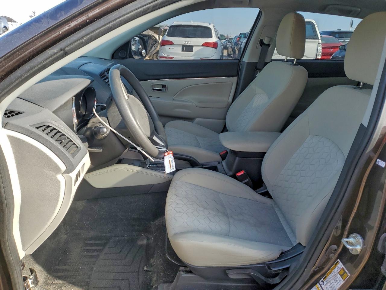 Mitsubishi Outlander Es Image 9