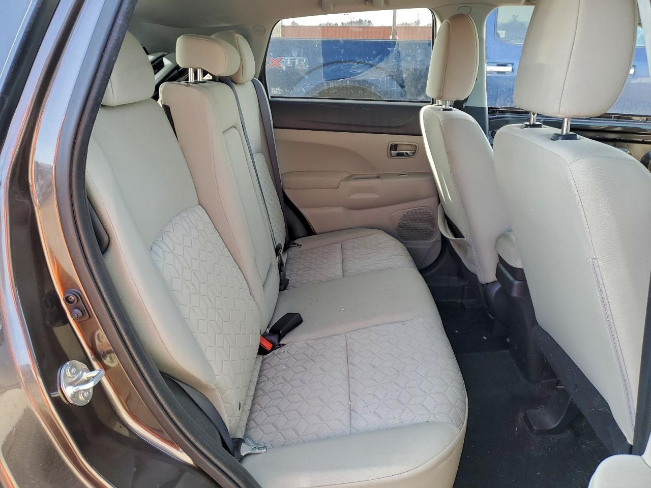 Mitsubishi Outlander Es Image 10