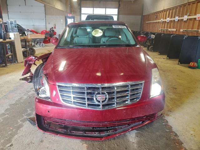 Cadillac DTS Image 2