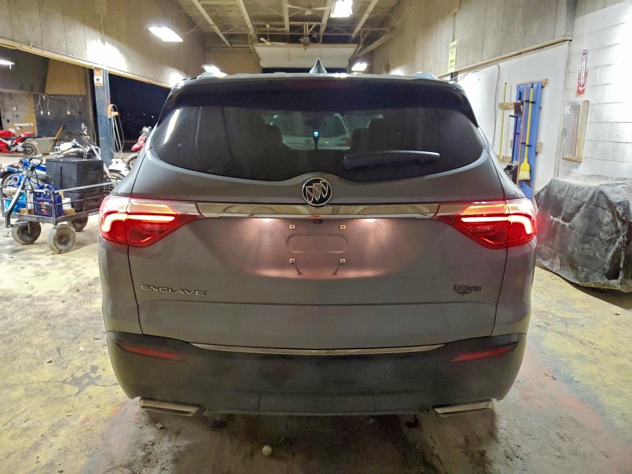 Buick Enclave Essence Image 2