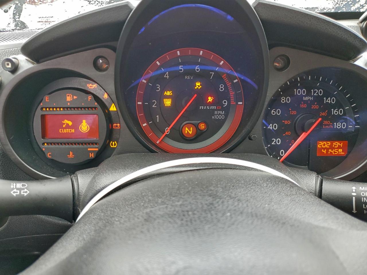 Nissan 370Z Base Image 11