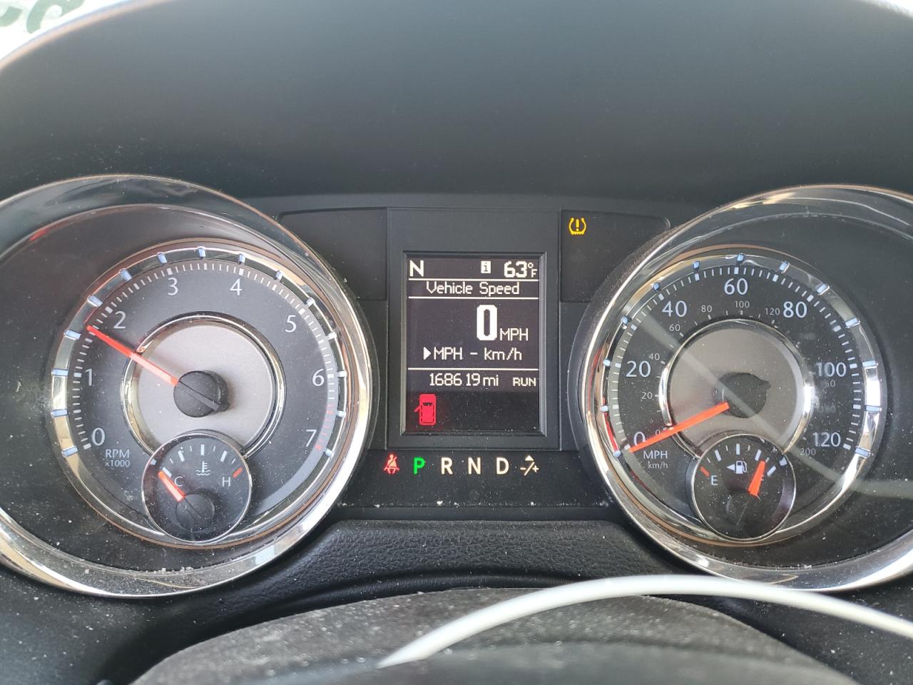 Chrysler Minivan Touring Image 6