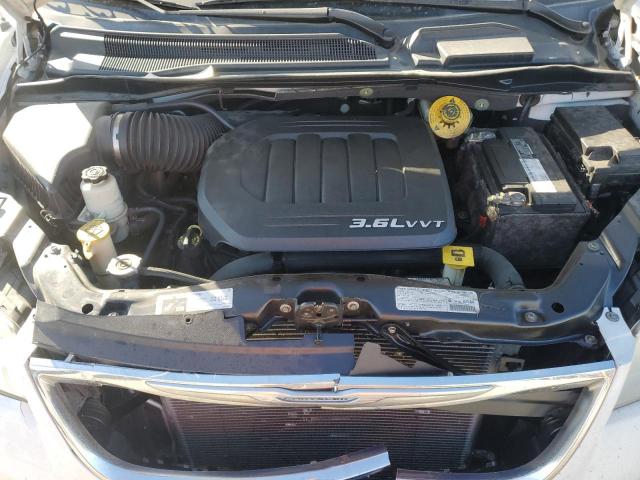 Chrysler Minivan Touring Image 9