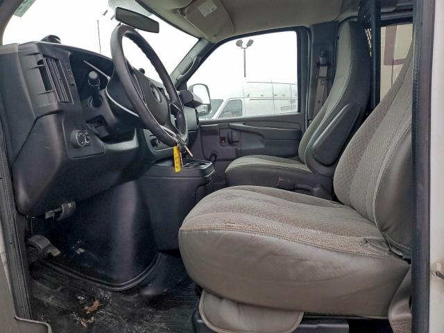 GMC Savana G1500 Image 4