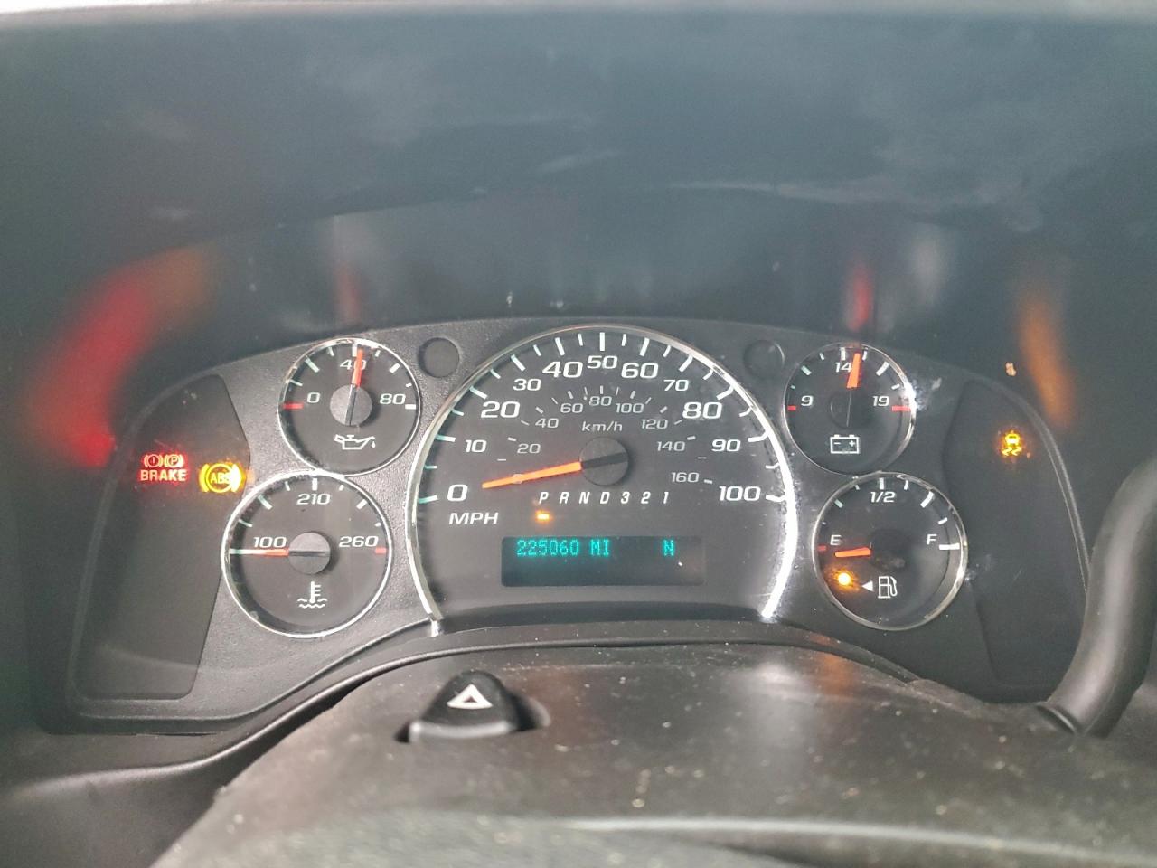 GMC Savana G1500 Image 5