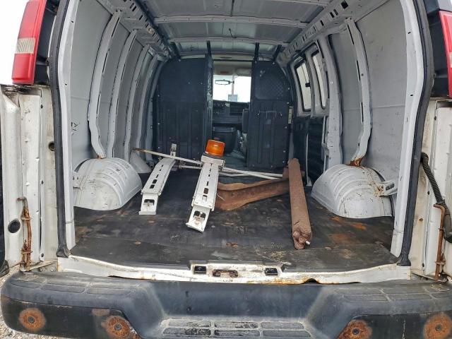 GMC Savana G1500 Image 12