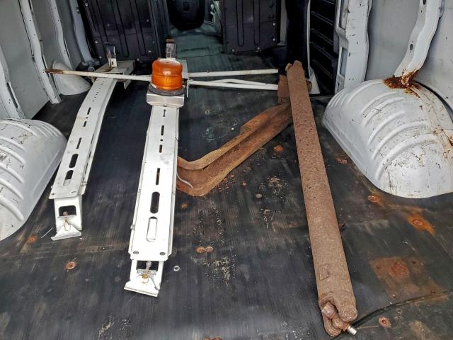 GMC Savana G1500 Image 3