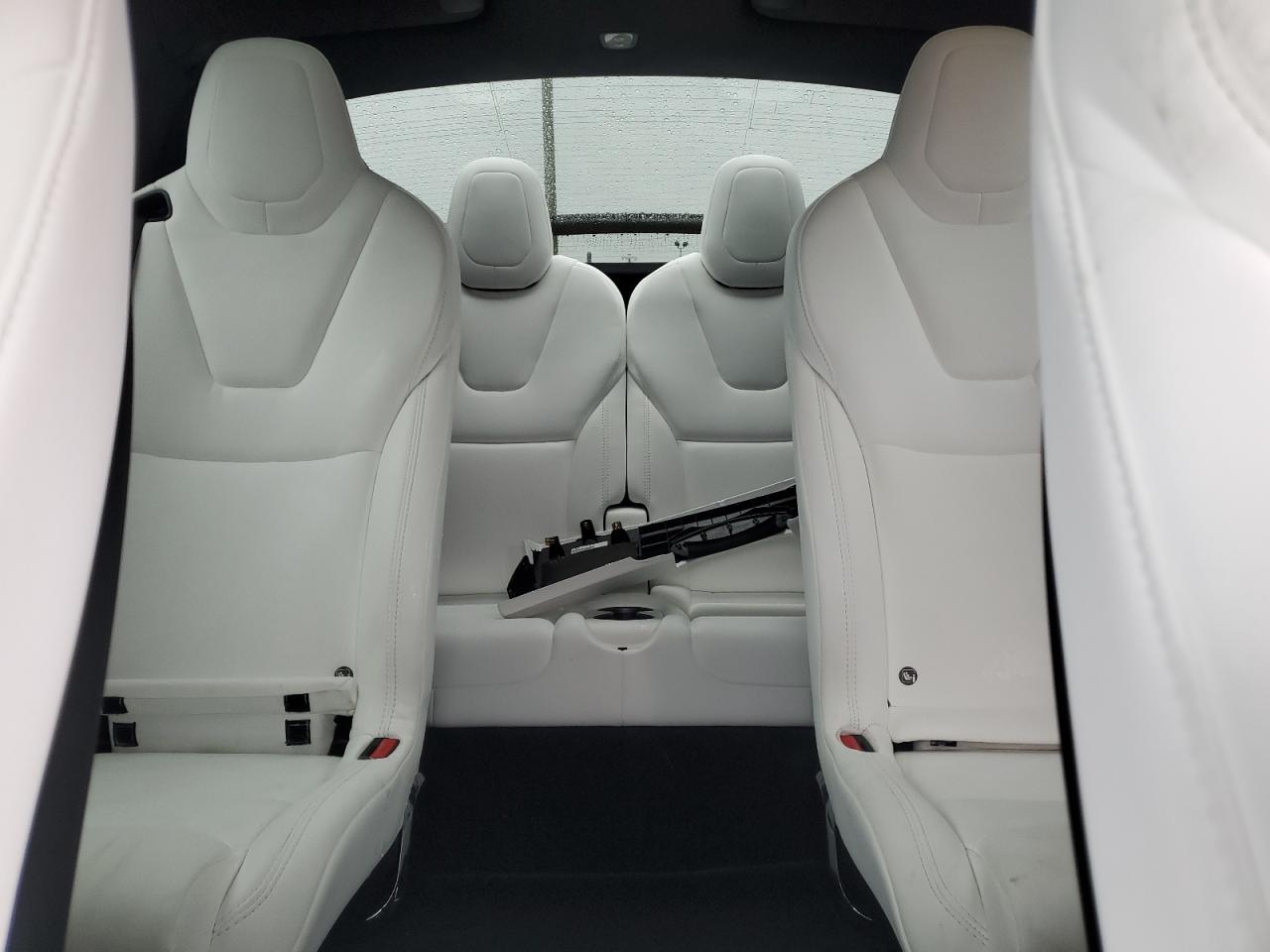 Tesla Model X Image 8