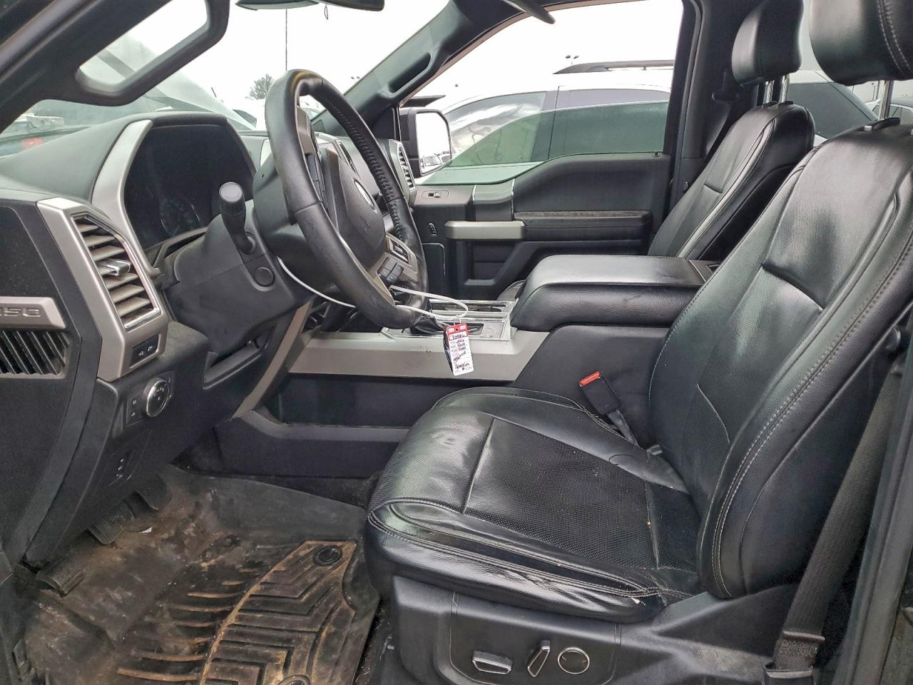 Ford F-150 Supercrew Image 11