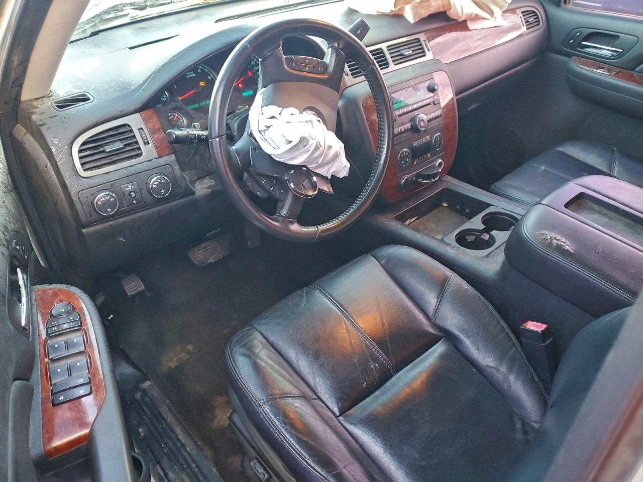 Chevrolet Silverado K1500 Ltz Image 3