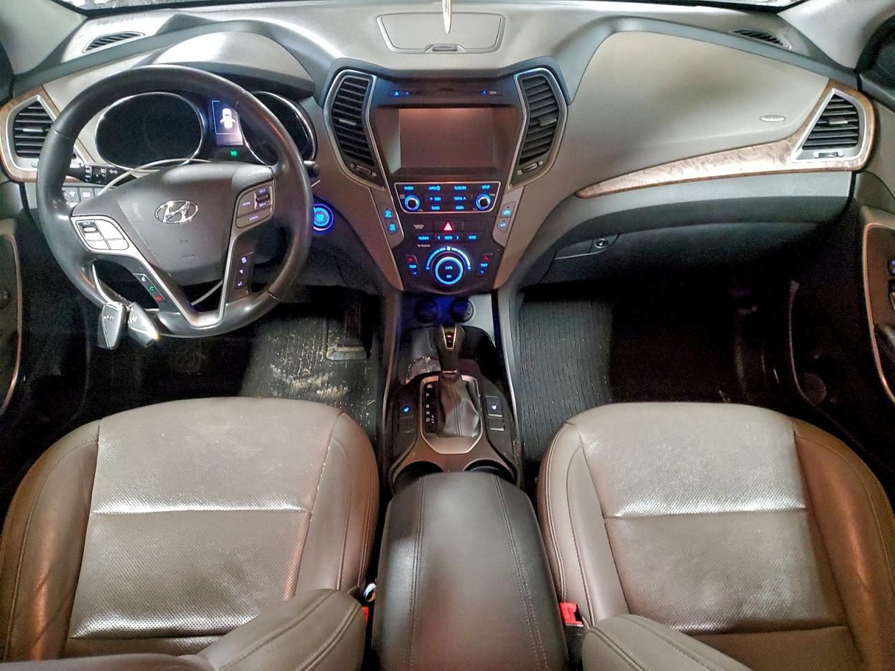 Hyundai SANTA FE Image 12