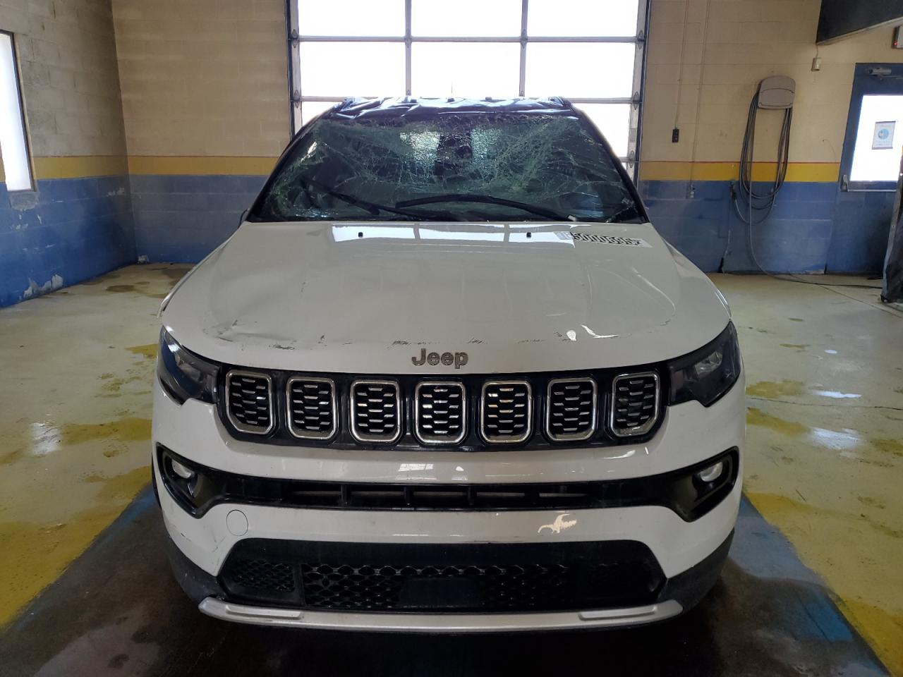Jeep Compass Limited Image 4