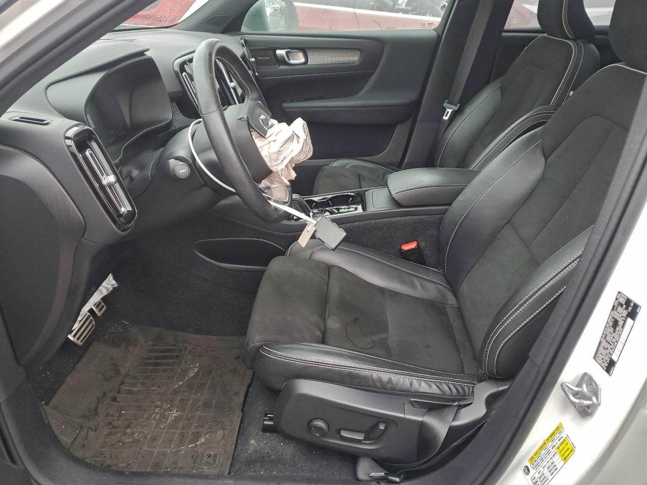 Volvo XC40 T5 R-design Image 4