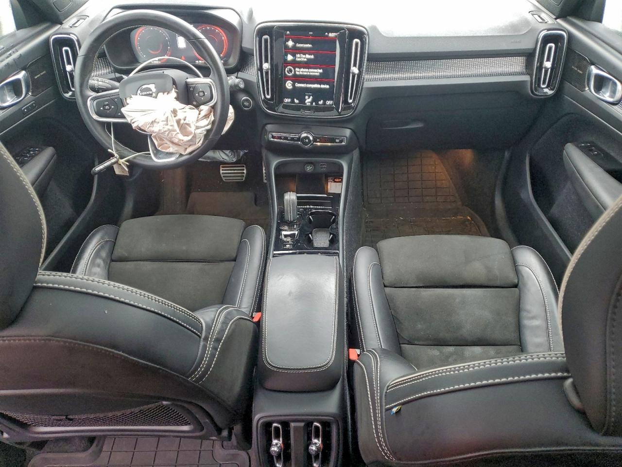 Volvo XC40 T5 R-design Image 3