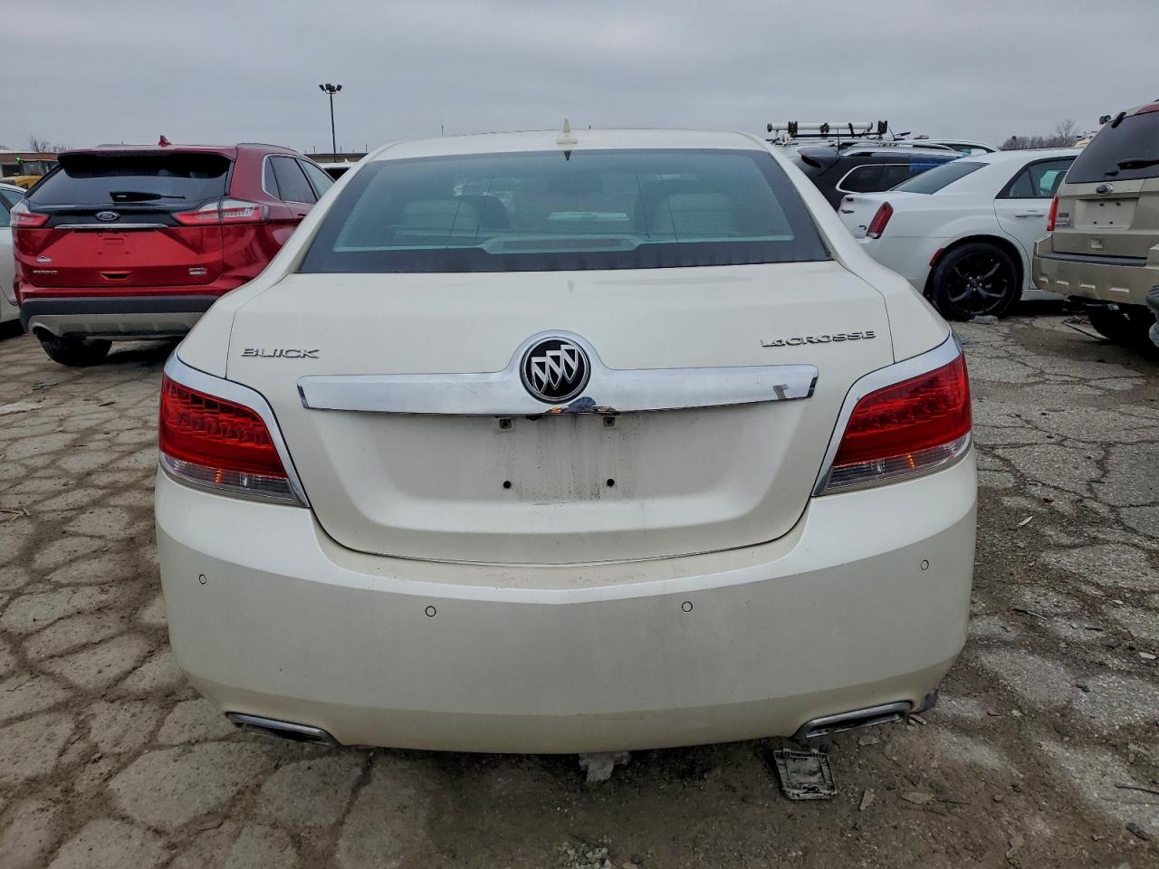 Buick LaCrosse Touring Image 6