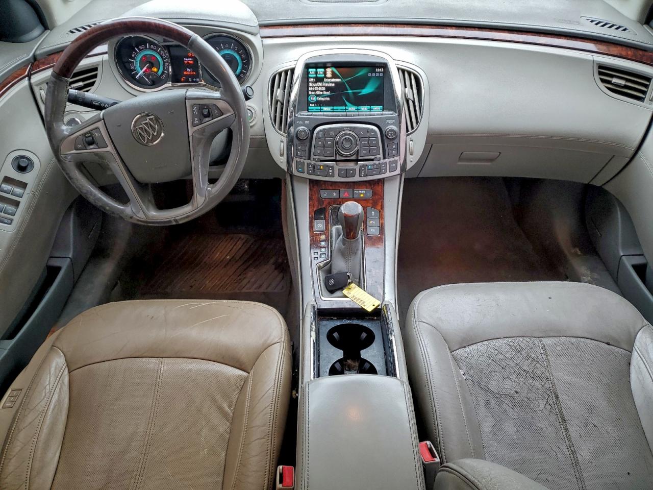 Buick LaCrosse Touring Image 12