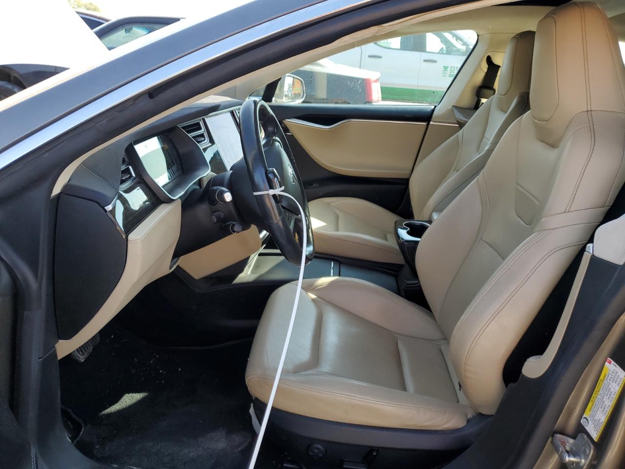 Tesla Model S Image 4