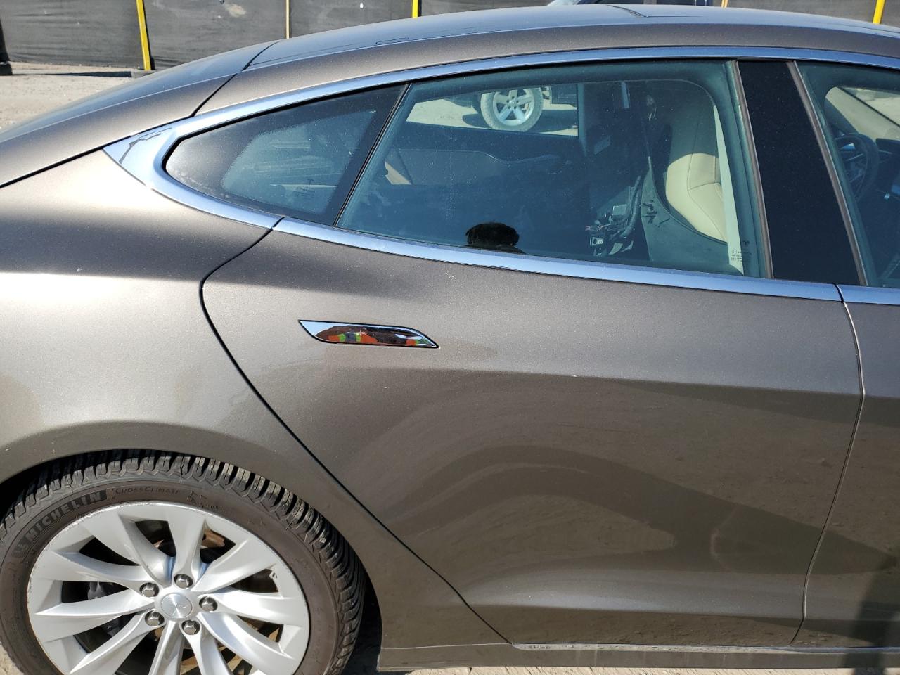 Tesla Model S Image 3