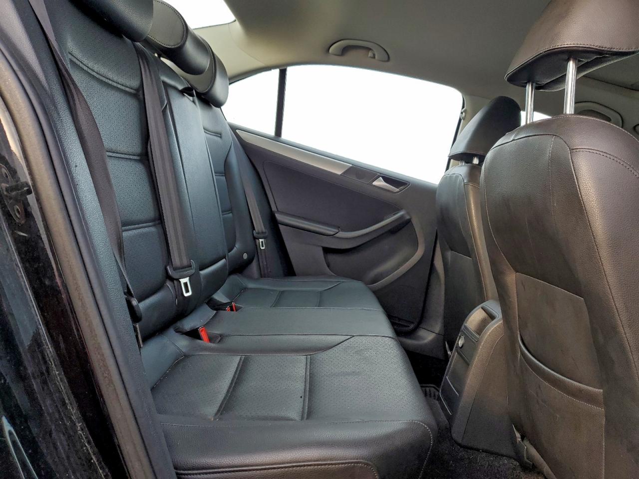 Volkswagen Jetta Se Image 9