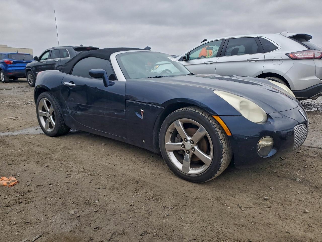 Pontiac Solstice Image 9