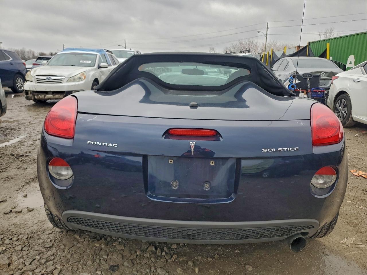 Pontiac Solstice Image 11