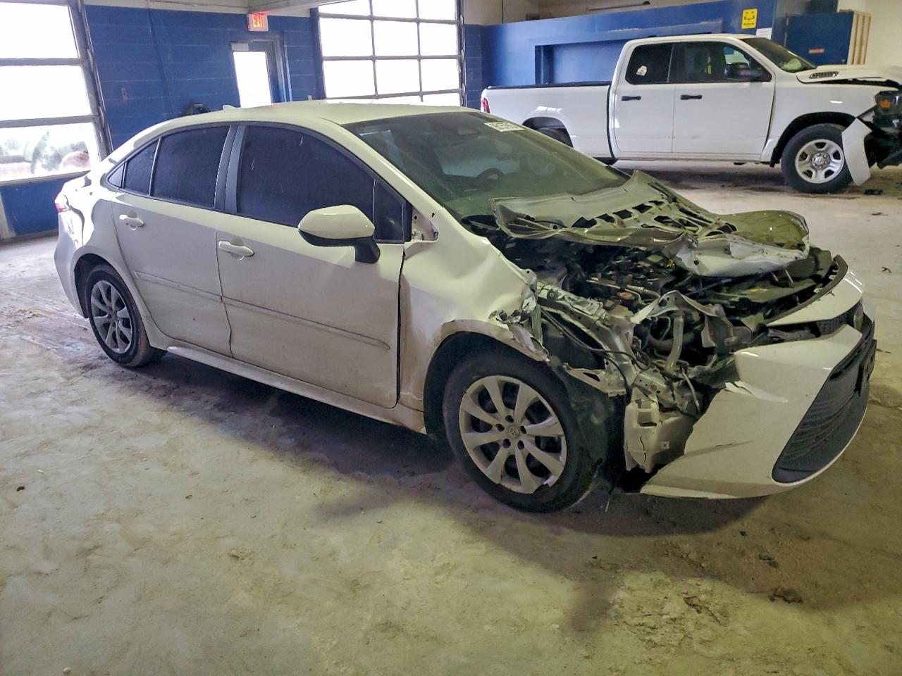 Toyota Corolla Le Image 4