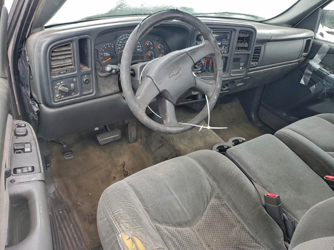 Chevrolet Silverado C1500 Image 11