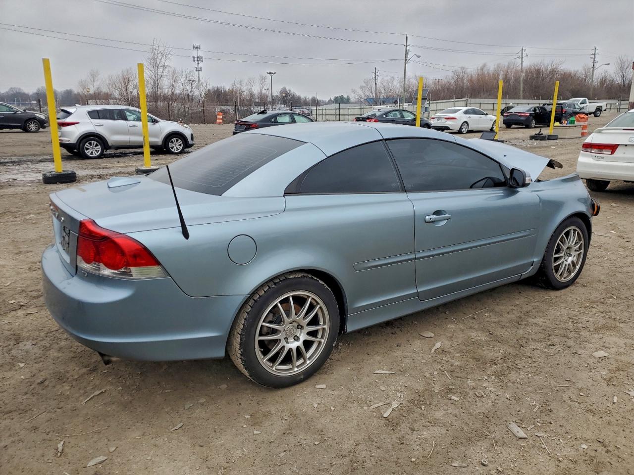 Volvo C70 T5 Image 12