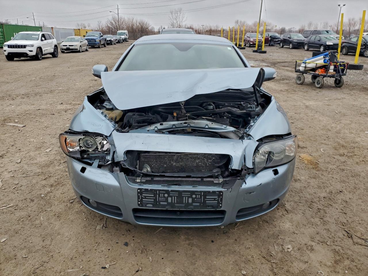 Volvo C70 T5 Image 2